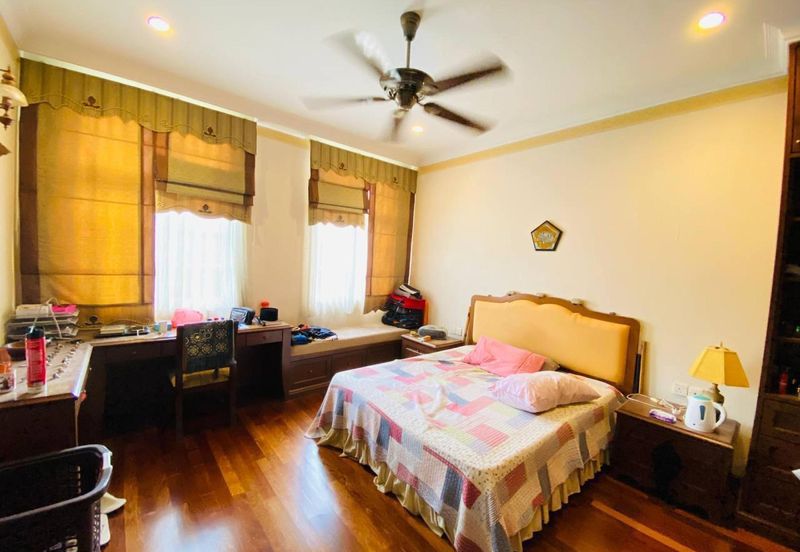 Perdana Lakeview East