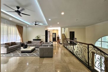 Kiara Peak (Puncak Kiara)