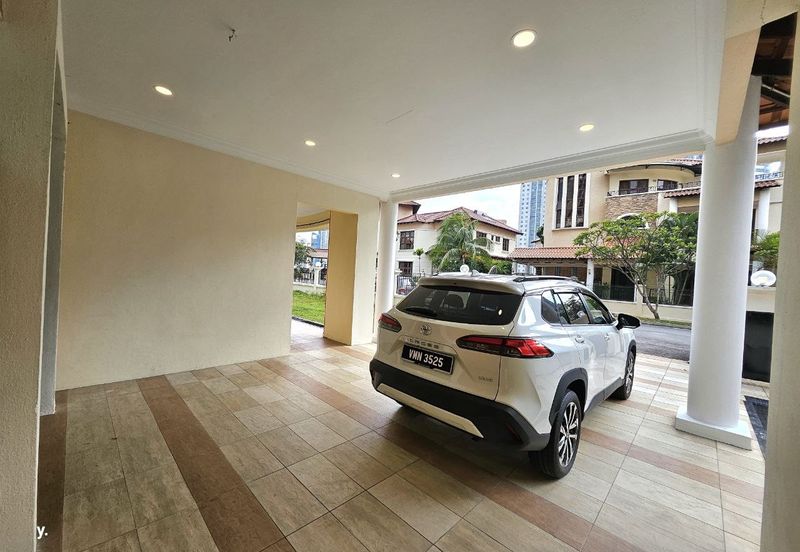 Kiara Peak (Puncak Kiara)