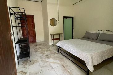 KAMPUNG BUKIT TANGGA