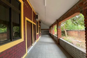 KAMPUNG BUKIT TANGGA