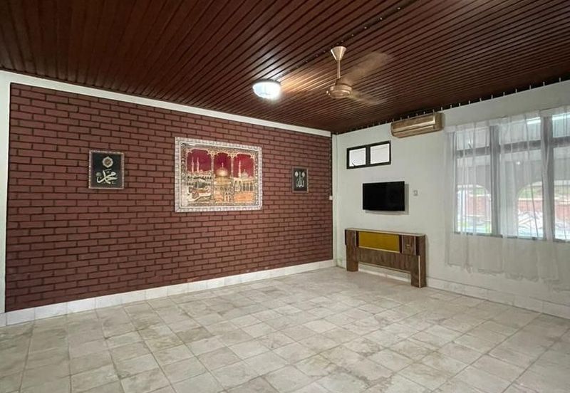 KAMPUNG BUKIT TANGGA