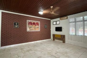 KAMPUNG BUKIT TANGGA