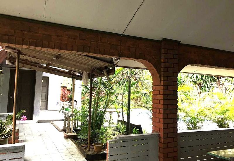 KAMPUNG BUKIT TANGGA