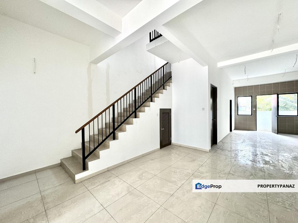 Terrace House 3 Storey Myra Meranti Puchong, Selangor, Puchong