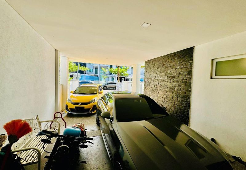 Lagenda Waterfront Homes