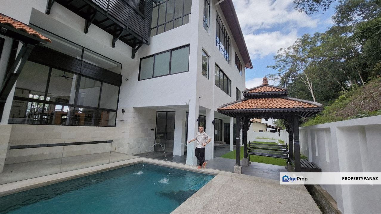 Bungalow with Pool Seksyen 8 Kota Damansara, Selangor, Kota Damansara