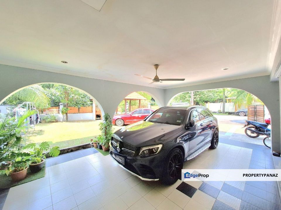 Double Storey Semi Detached House with Pool Seksyen 9 Shah Alam, Selangor, Shah Alam