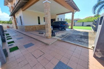 Jalan Warisan Setia 5/9