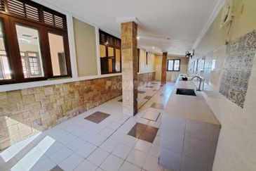 Jalan Warisan Setia 5/9