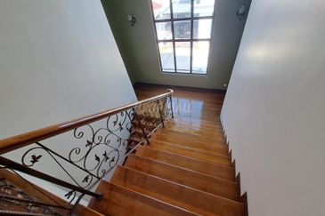 Jalan Warisan Setia 5/9