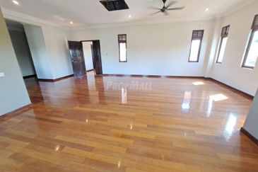 Jalan Warisan Setia 5/9