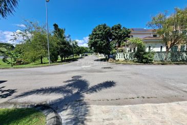 Jalan Warisan Setia 5/9