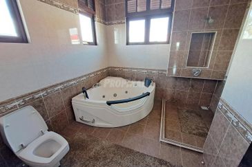 Jalan Warisan Setia 5/9