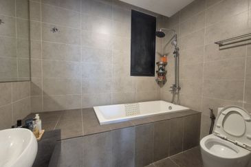 KL Gateway Premium Residence