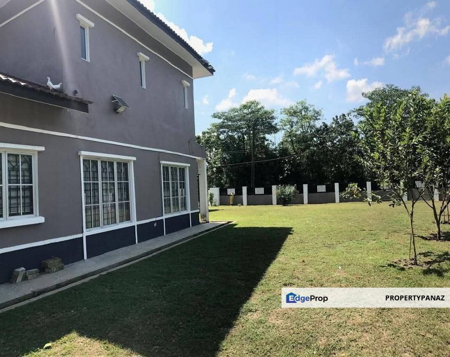 Double Storey Bungalow with Swimming Pool Bukit Beruntung, Selangor, Hulu Selangor