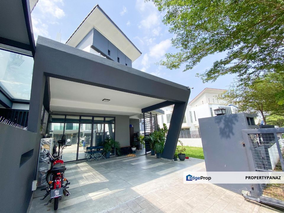 Double Storey Superlink House Endlot Laman Glenmarie, Selangor, Glenmarie