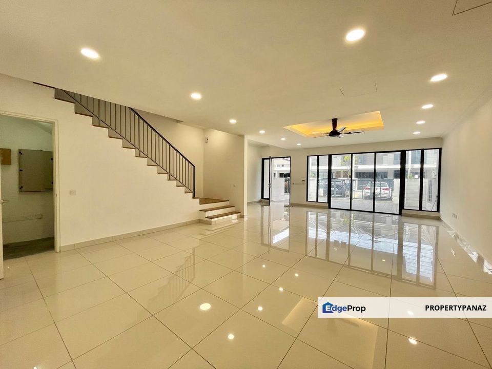 Double Storey Superlink Terrace House Lagenda Gardens Bukit Jelutong , Selangor, Shah Alam