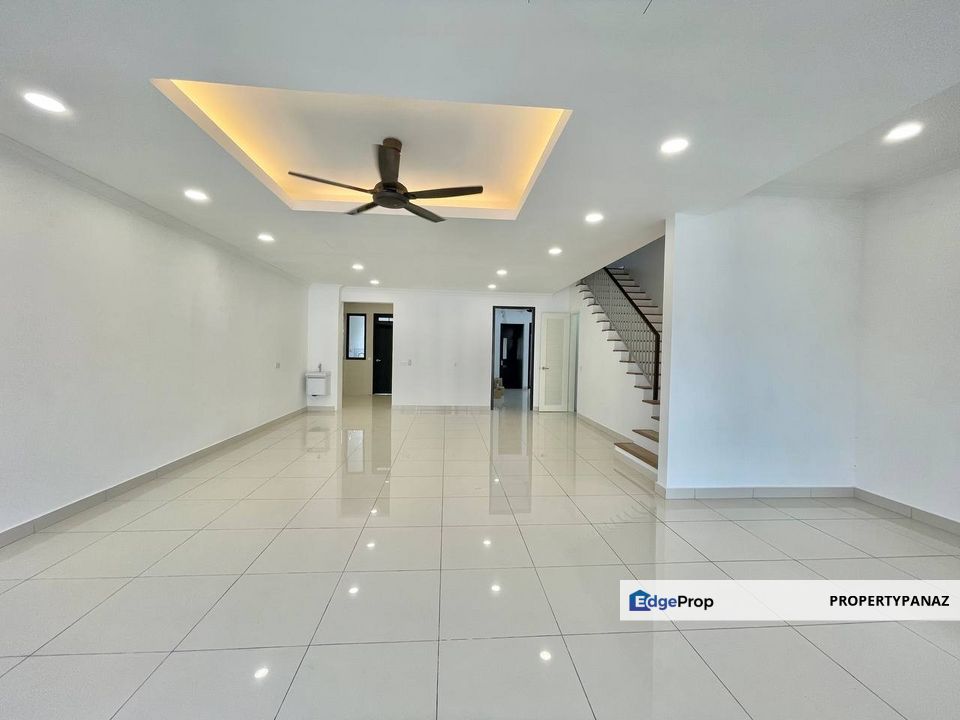 Double Storey Superlink Terrace House Lagenda Gardens Bukit Jelutong , Selangor, Shah Alam