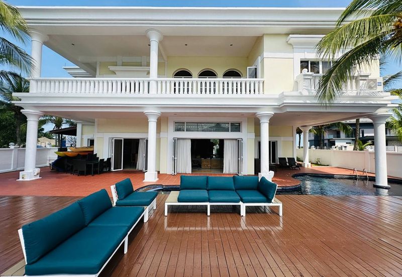 Avillion Admiral Cove