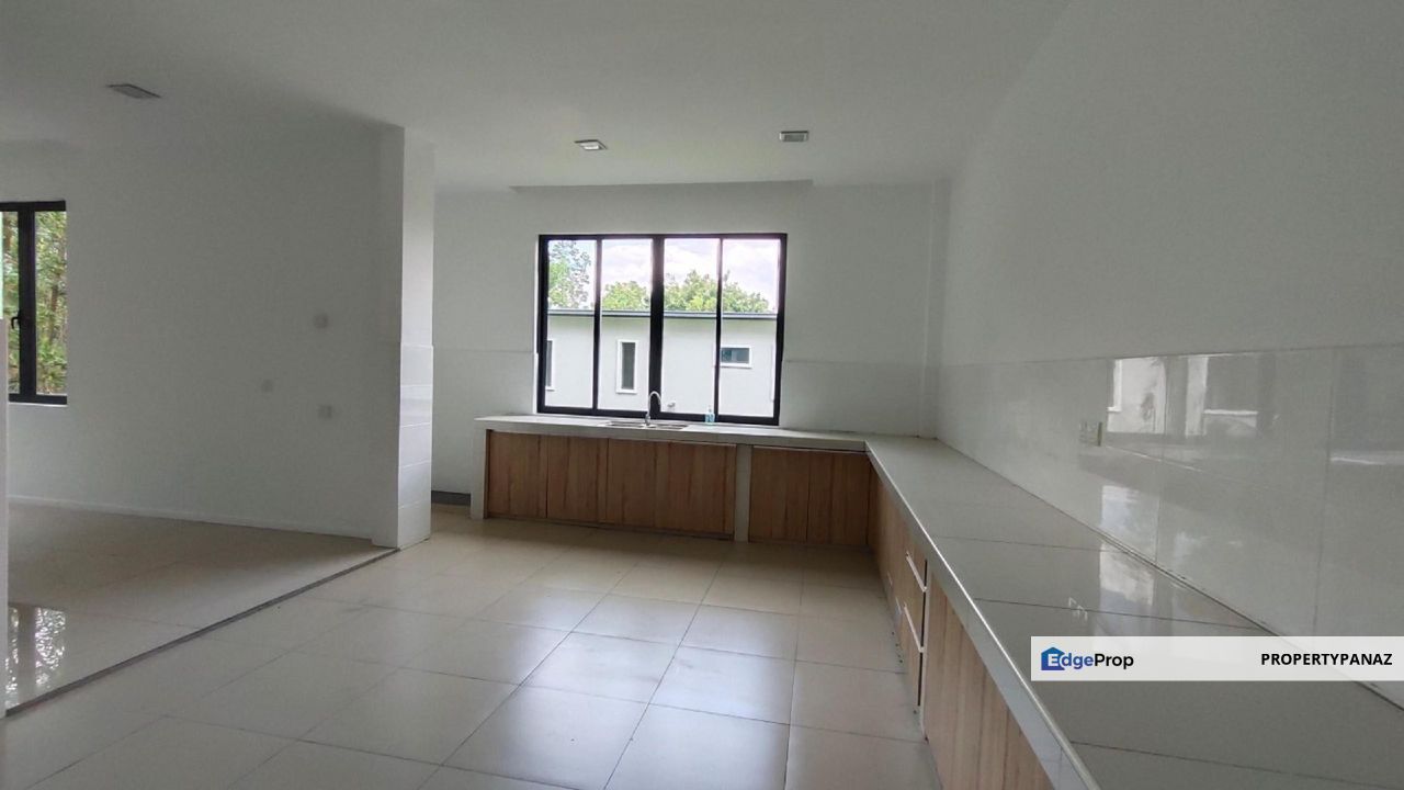 3 Storey Bungalow Golf Club Shah Alam, Selangor, Shah Alam