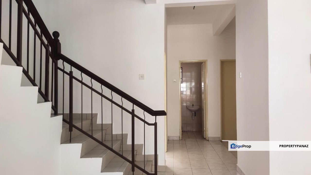 Double Storey Terrace House Bukit Subang Shah Alam , Selangor, Shah Alam