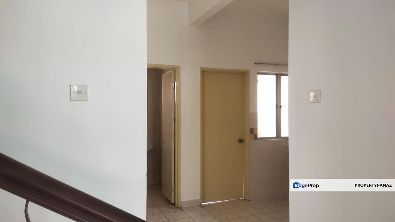 Double Storey Terrace House Bukit Subang Shah Alam , Selangor, Shah Alam