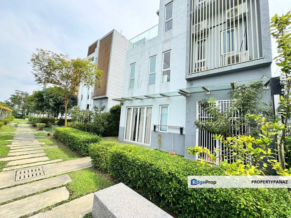 3 Storey Link Bungalow LakeFront Villa Cyberjaya, Selangor, Cyberjaya