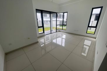 Semi-D 3 Sty Trilia Bukit Jelutong