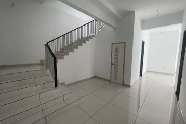 Semi-D 3 Sty Trilia Bukit Jelutong