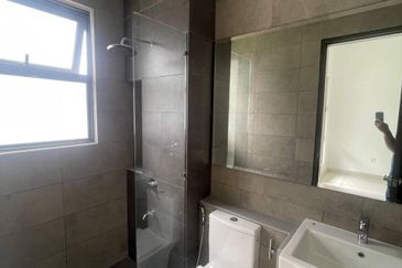 Semi-D 3 Sty Trilia Bukit Jelutong