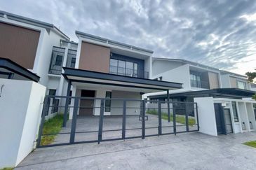 Semi-D 3 Sty Trilia Bukit Jelutong