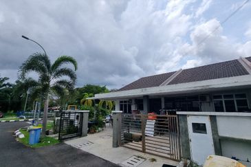 Single Storey Taman Medan Indah, Telok Panglima Garang.