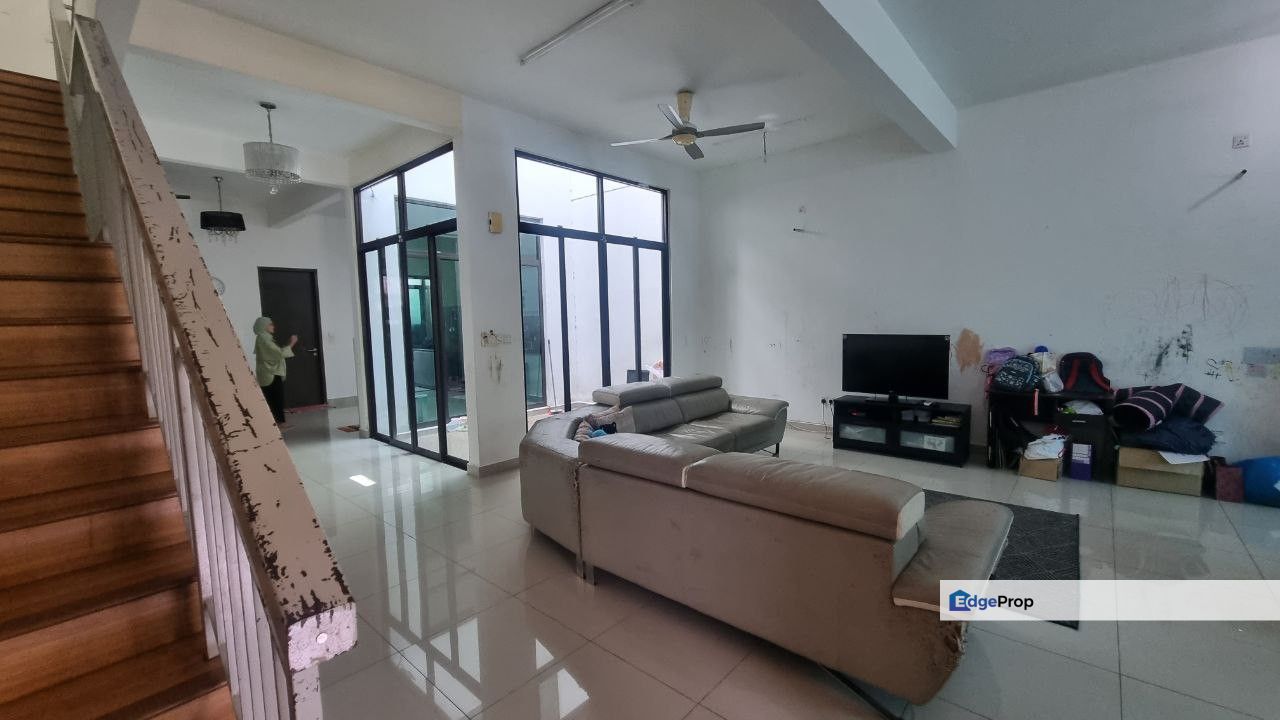 3 Storey Superlink Aster Grove Denai Alam Shah Alam., Selangor, Shah Alam