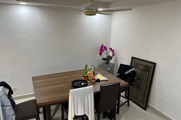 Double Storey Renovated Terrace Jalan Serambi U8 Bukit Jelutong Shah Alam  