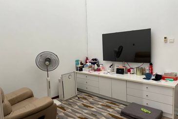 Double Storey Renovated Terrace Jalan Serambi U8 Bukit Jelutong Shah Alam  