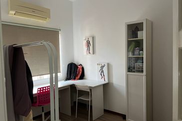 Double Storey Renovated Terrace Jalan Serambi U8 Bukit Jelutong Shah Alam  