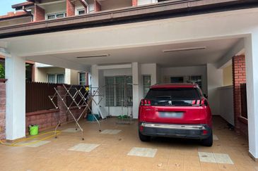 Double Storey Renovated Terrace Jalan Serambi U8 Bukit Jelutong Shah Alam  