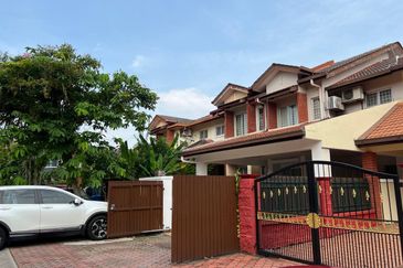 Double Storey Renovated Terrace Jalan Serambi U8 Bukit Jelutong Shah Alam  
