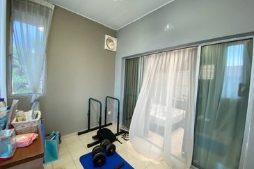 Double Storey Terrace Corner Lot Jalan Serambi Bukit Jelutong (Dual Frontage Unit)