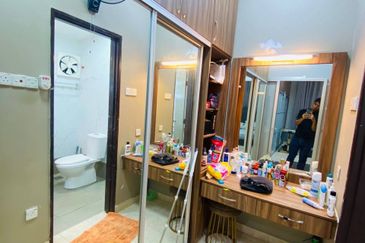 Double Storey Terrace Corner Lot Jalan Serambi Bukit Jelutong (Dual Frontage Unit)