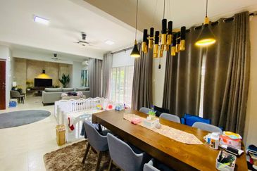 Double Storey Terrace Corner Lot Jalan Serambi Bukit Jelutong (Dual Frontage Unit)