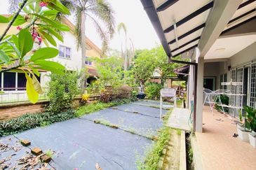 Double Storey Terrace Corner Lot Jalan Serambi Bukit Jelutong (Dual Frontage Unit)