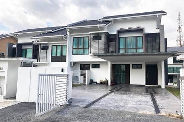 3 storey semi D Aleya Bukit Jelutong, Shah Alam