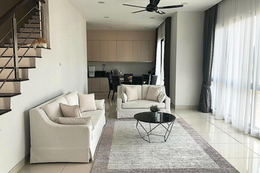 3 storey semi D Aleya Bukit Jelutong, Shah Alam