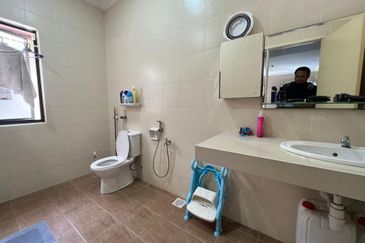 Corner 5000sf 2 Sty Freehold Bukit Jelutong Shah Alam