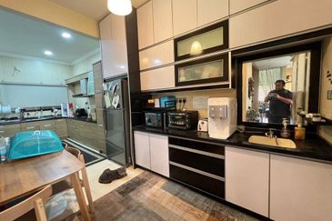 Corner 5000sf 2 Sty Freehold Bukit Jelutong Shah Alam