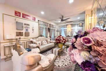 Puncak Pinggiran Putra