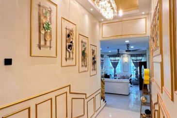 Puncak Pinggiran Putra