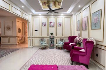 Puncak Pinggiran Putra